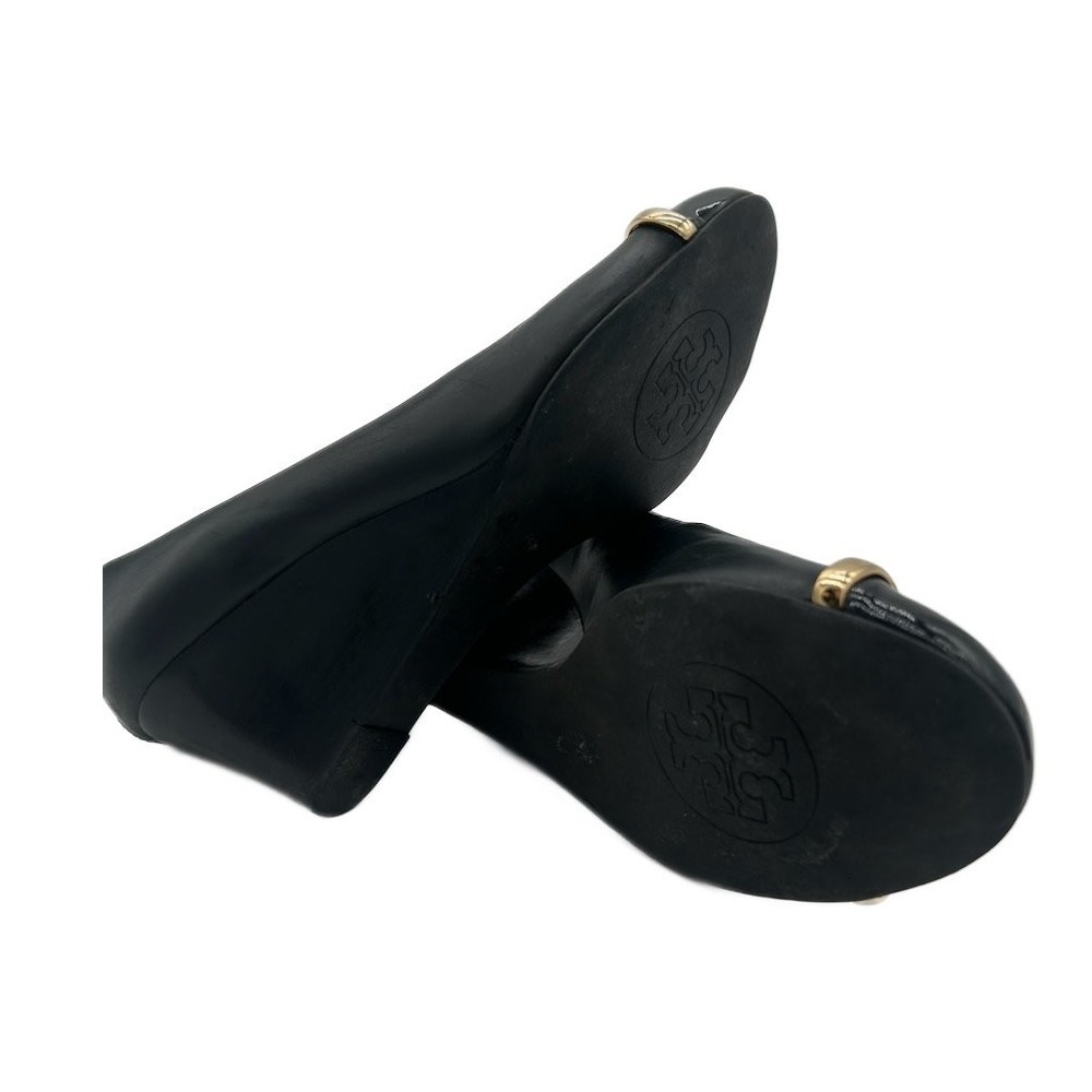 Classic‎ Tory Burch Black Leather Gold Logo Wedge Heel Pumps Shoes Size 8.5M - Picture 4 of 4